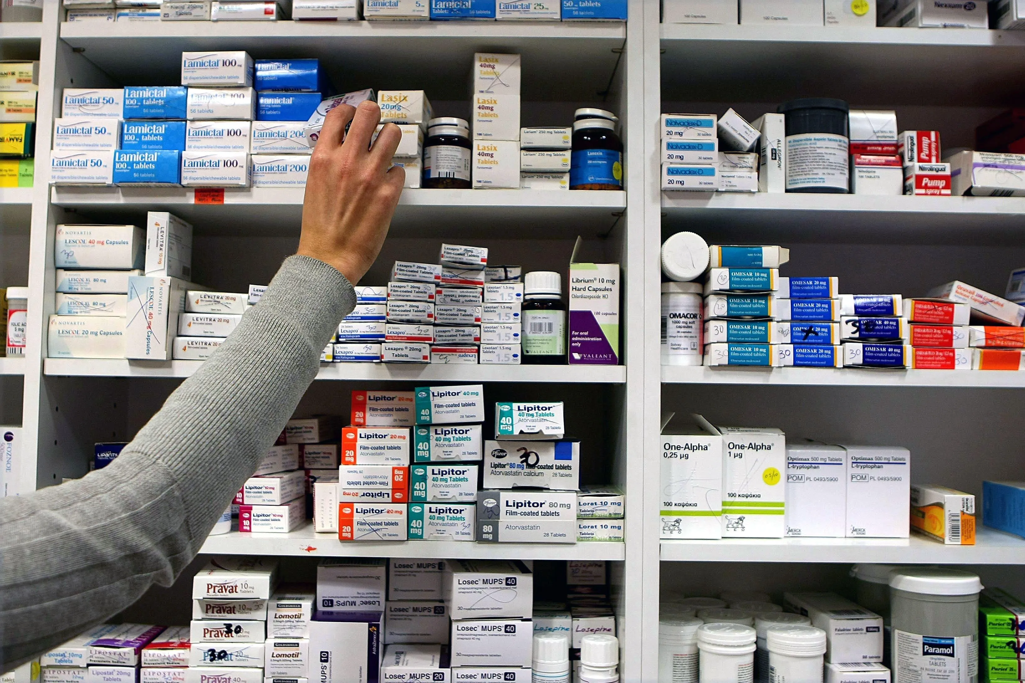 UK pharmacy counter and medicines supply — finding GLP-1 weight loss treatments when stock is limited
