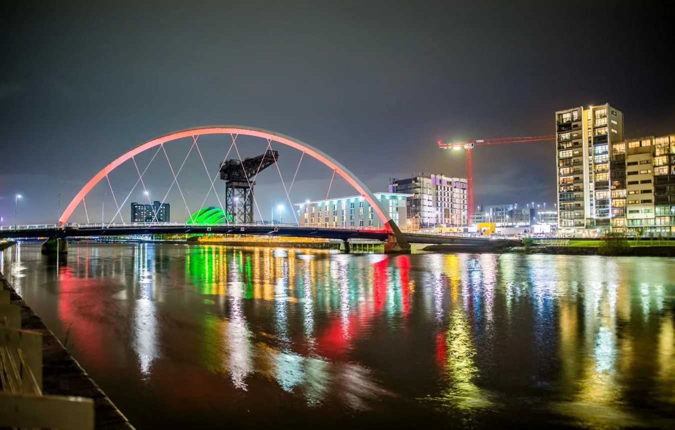 Glasgow, UK — city photograph